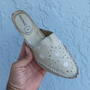 Picnic Luxury Ladies Vintage Leather Mule